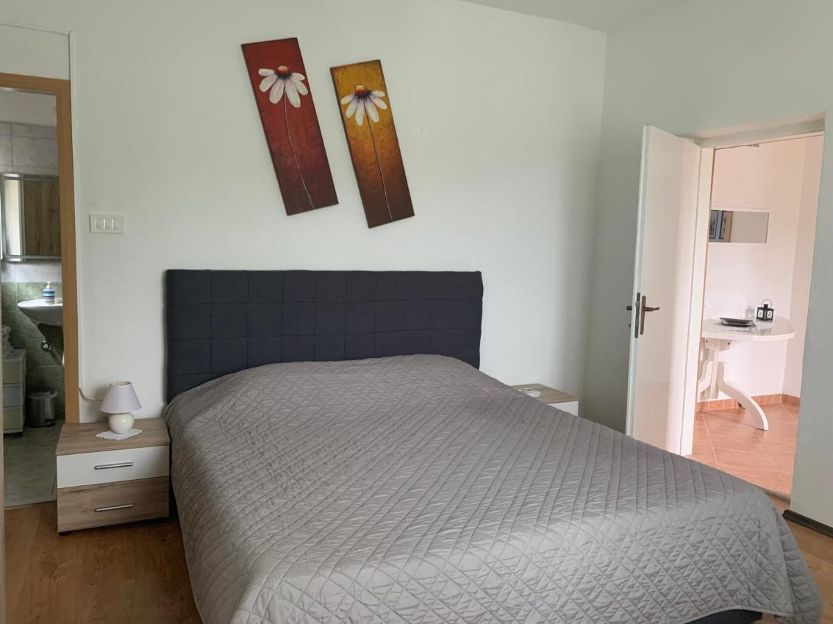 Apartment Spomenka *