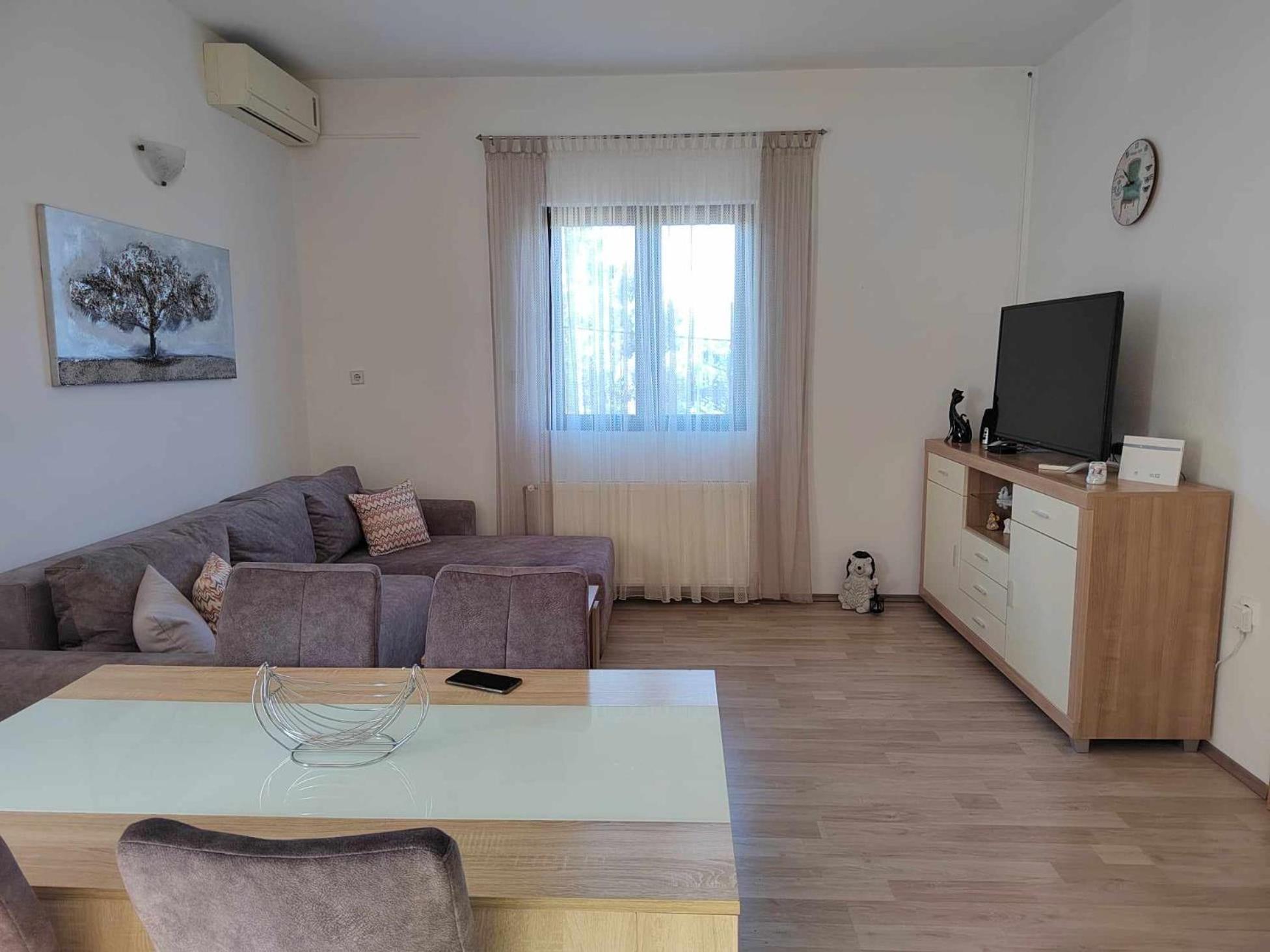 Apartment Spomenka *