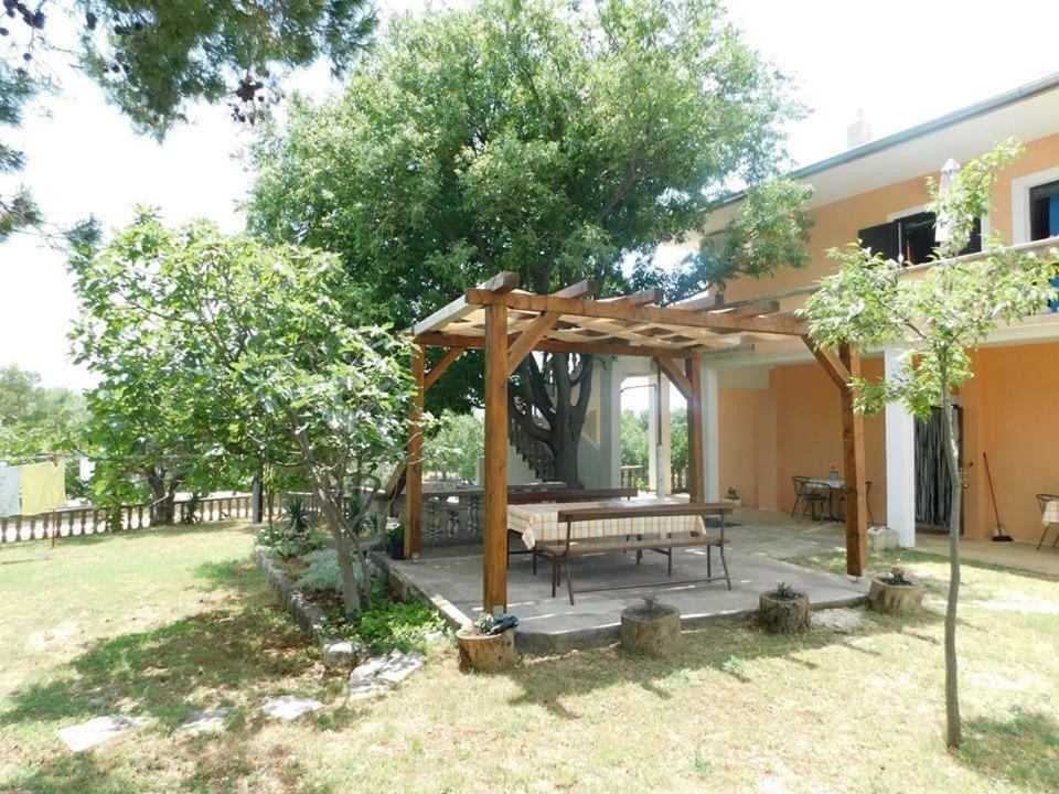 Spomenka *