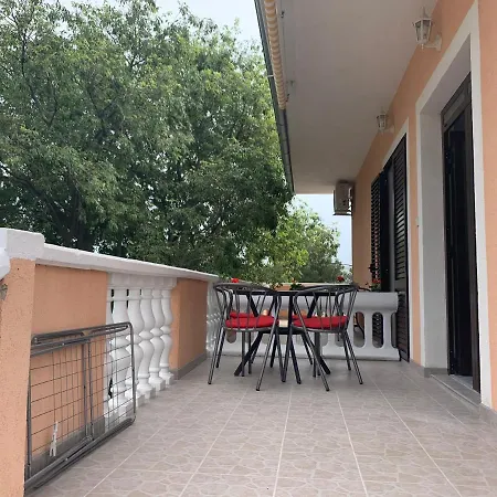 Apartmani Spomenka Seline Exterior photo