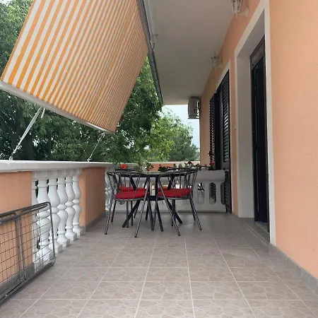 Apartmani Spomenka Seline Exterior photo