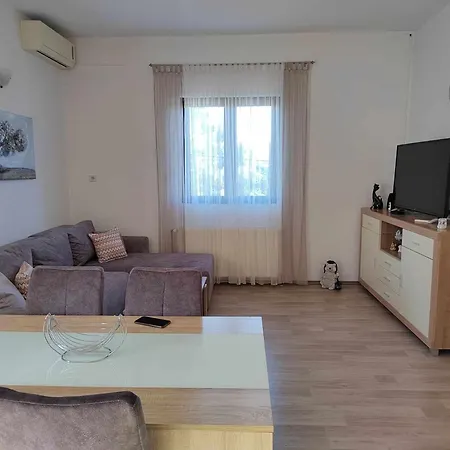 Apartmani Spomenka Seline Exterior photo